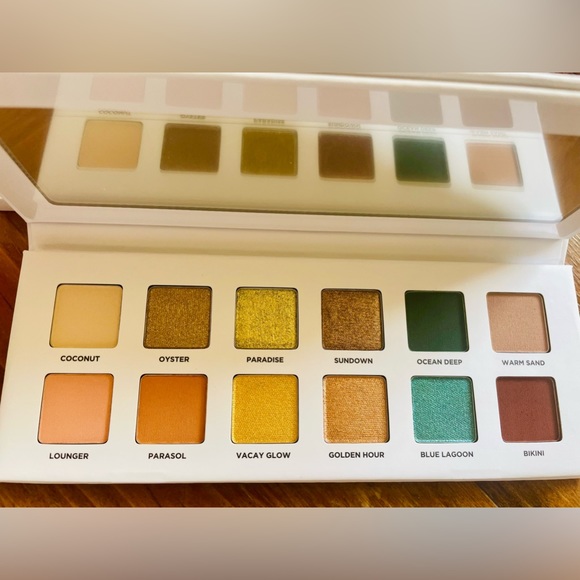 NWT Beachside Babe Eyeshadow Palette
ICONIC LONDON - Picture 5 of 5